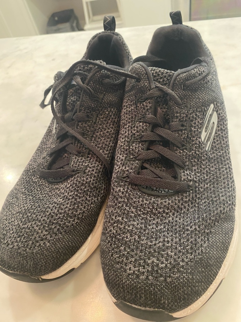 Skechers Arch Fit Men's size 12 Black and Gray Knit Lace-Up Athletic Sneakers